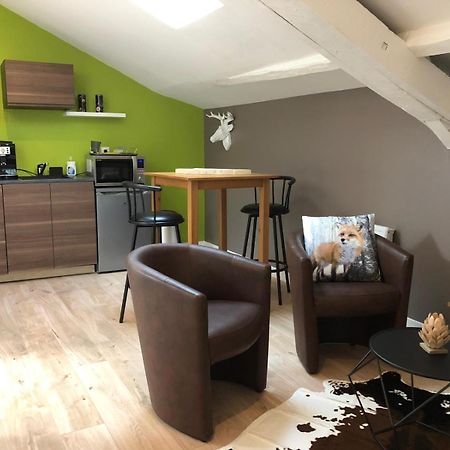 La Cabane Centre La Breche Wifi Calme Linge De Pressing Niort Eksteriør bilde